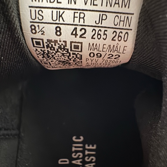 Adidas Men’s UltraBoost 1.0 DNA Shoes size 8.5 - Picture 6 of 9